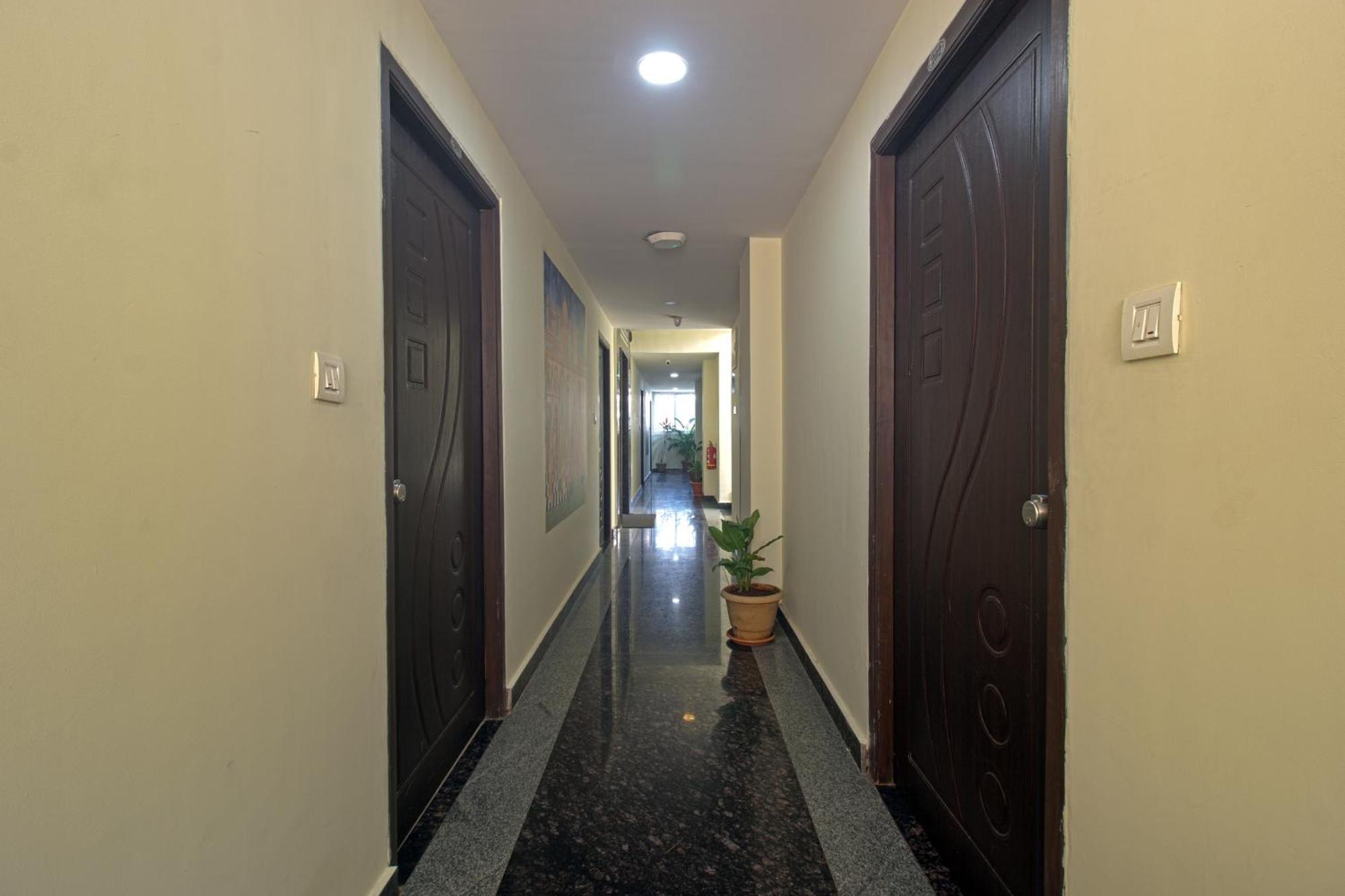 Hotel Ns Royal Emirates With 3Hr Early Check In Hyderabad Exterior photo